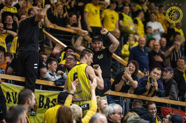 Keller Ákos, szurkolók, sör