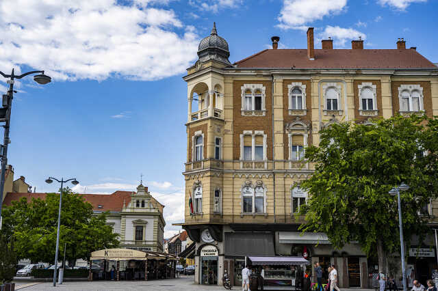 Főtéri Épületek