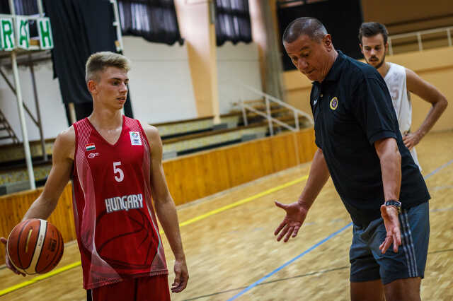 A Falco elkezdte a felkészülést