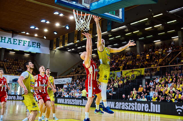 Falco KC - Honvéd