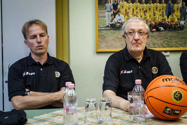Falco szurkolói ankét