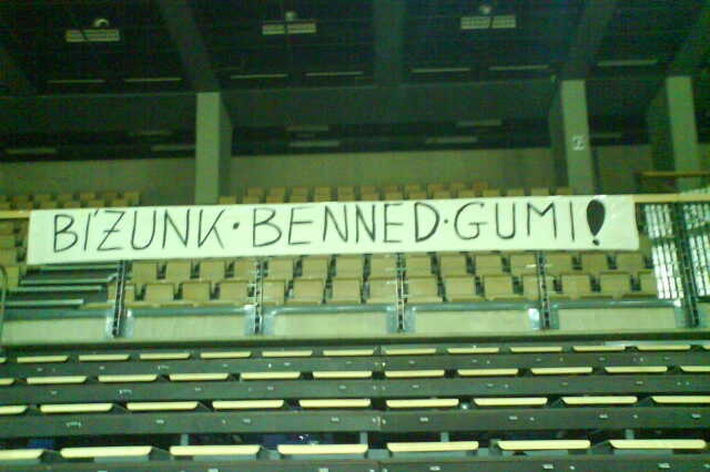 Felirat az Arena Savariában
