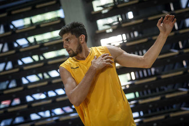 Milan Majsztorovics a Falco edzésén