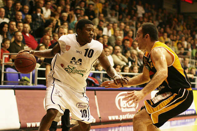Soproni sÖrdögök - Falco-SZOVA KC Szombathely 74-83