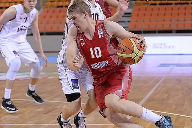Váradi Benedek