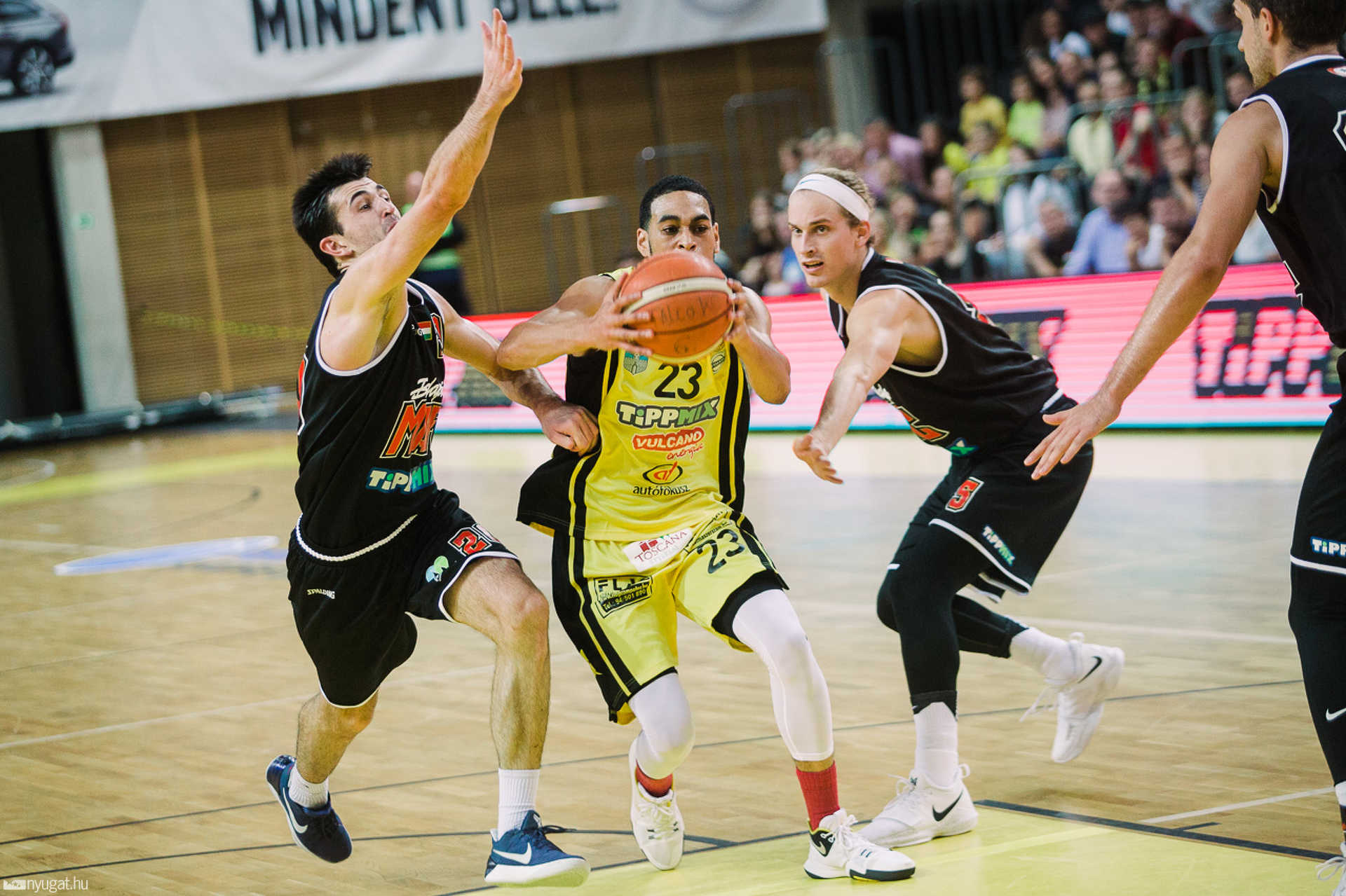 Falco-Vulcano Energia KC Szombathely - MAFC kosárlabda-mérkőzés