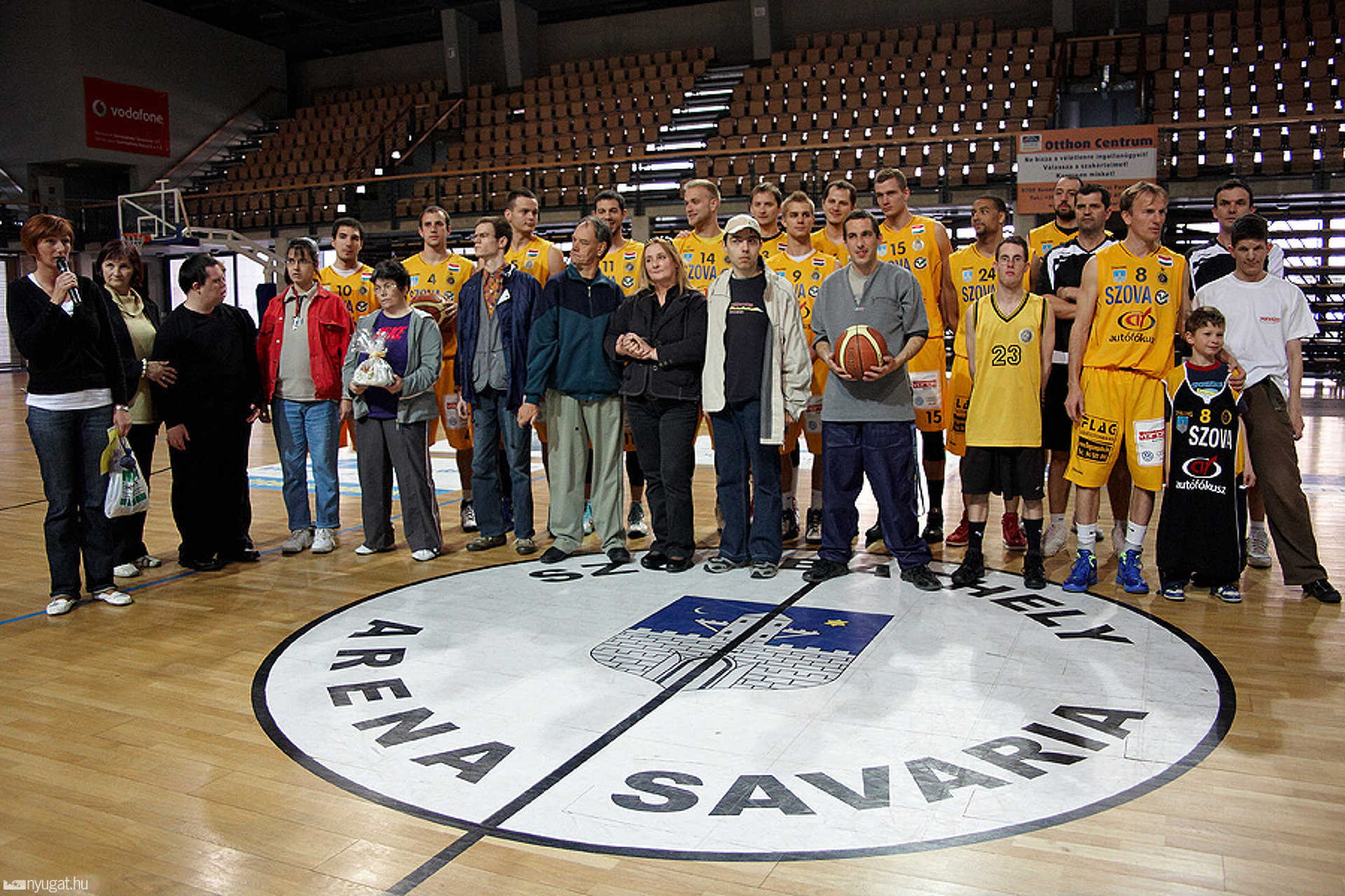 "Kosarazzunk az autistákért!" - játékos délután az Arena Savariában