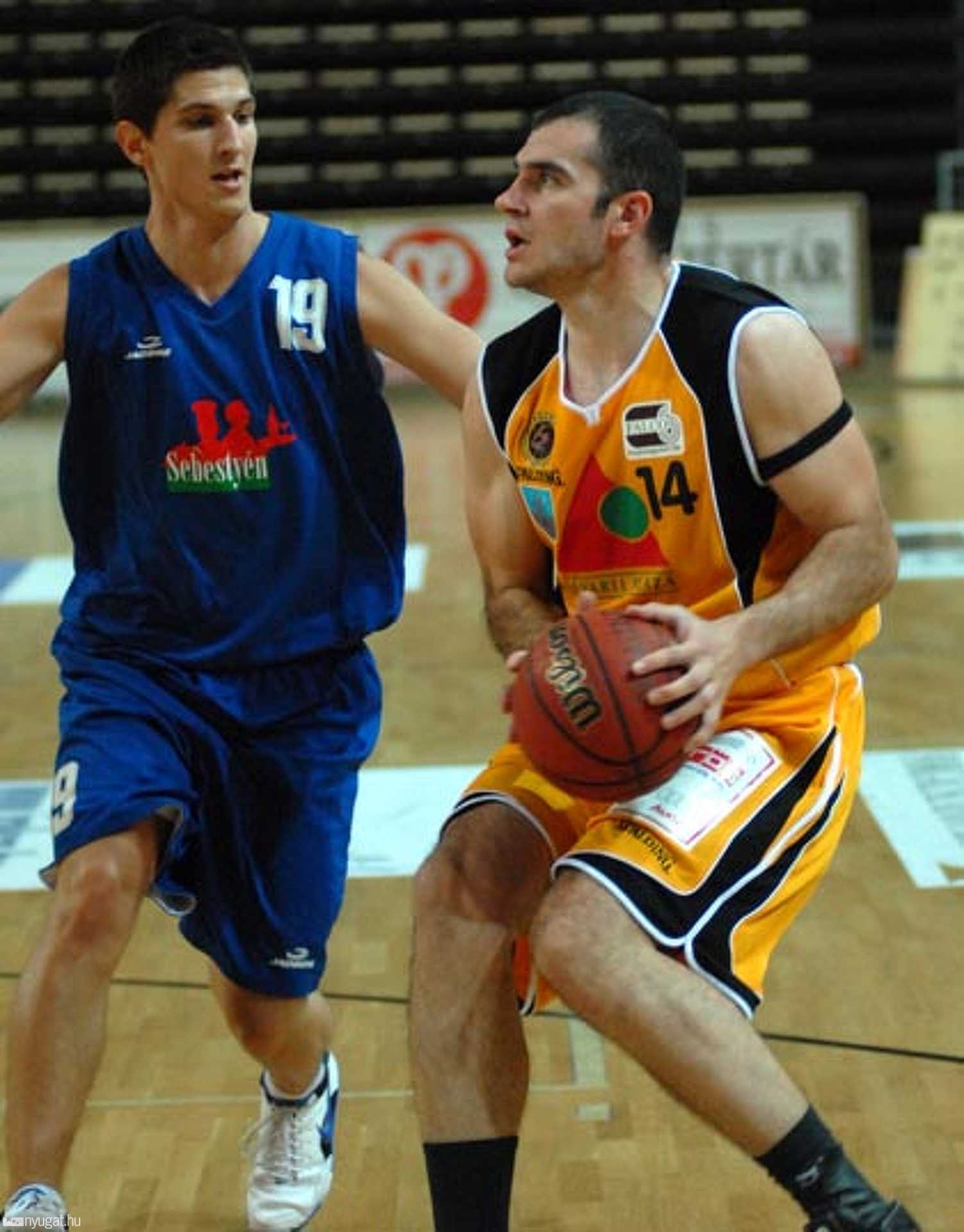 Falco-Debrecen20081022